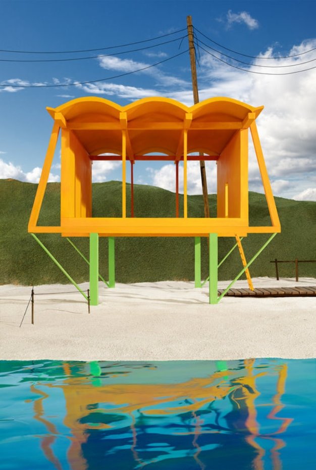 James Casebere casa naranja playa